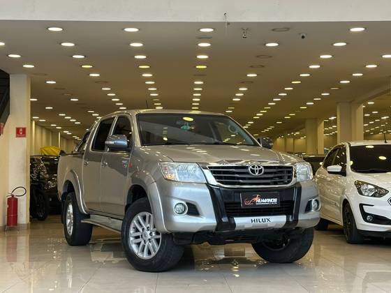 TOYOTA HILUX 2.7 SR 4X2 CD 16V FLEX 4P AUTOMÁTICO TOYOTA HILUX 2.7 SR 4X2 CD 16V FLEX 4P AUTOMÁTICO